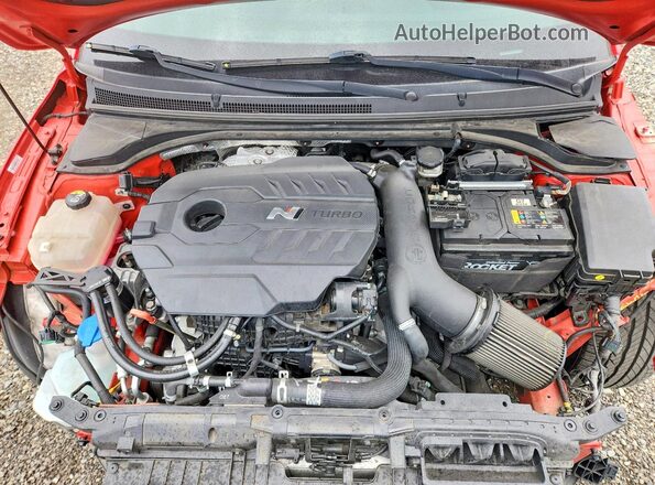 KMHT36AH0NU012043 2022 HYUNDAI VELOSTER Red Widok wnętrza z tyłu