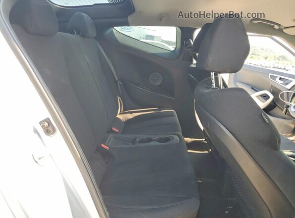 KMHTC6AD0HU319424 2017 HYUNDAI VELOSTER Silver უკანა სავარძლების ხედი