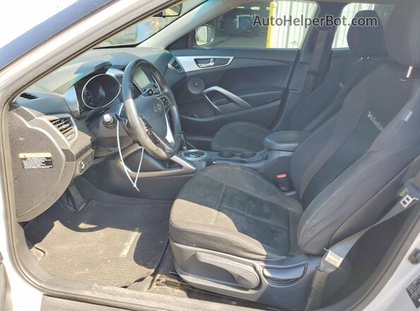KMHTC6AD2HU315262 2017 HYUNDAI VELOSTER Серебряный Вид салона спереди