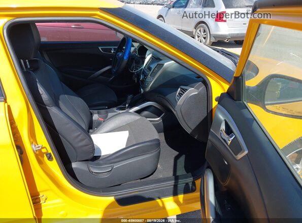 KMHTC6AD4GU253104 2016 HYUNDAI VELOSTER Желтый Вид салона спереди