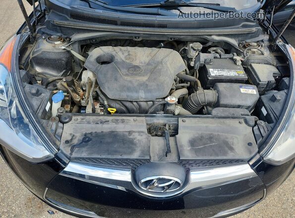 KMHTC6AD6HU323395 2017 HYUNDAI VELOSTER Black უკანა სალონის ხედი