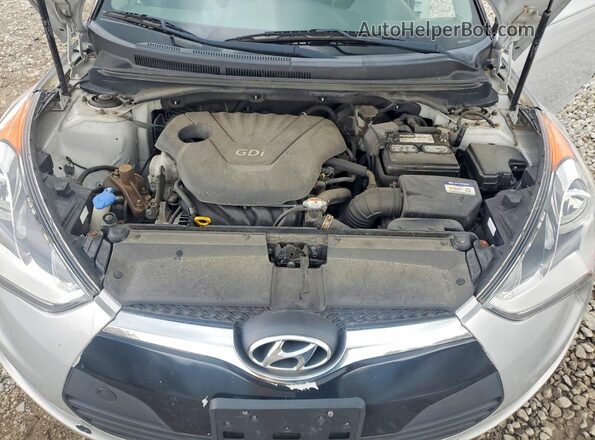 KMHTC6AD7GU275565 2016 HYUNDAI VELOSTER Silver Vista interior trasera