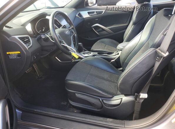 KMHTC6AD9GU288978 2016 HYUNDAI VELOSTER Gray Front interior view