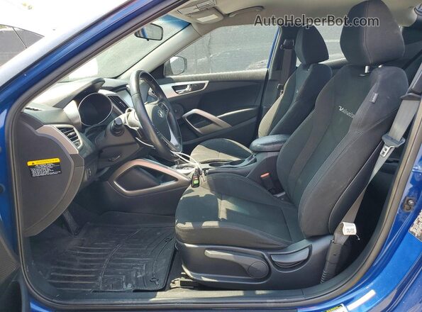 KMHTC6ADXHU310293 2017 HYUNDAI VELOSTER Blue Widok wnętrza z przodu