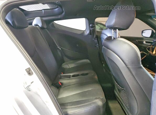 KMHTC6AE3GU264782 2016 HYUNDAI VELOSTER Silver Rear seats view