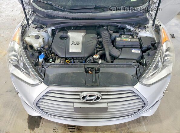 KMHTC6AE3GU264782 2016 HYUNDAI VELOSTER Silver Rear interior view