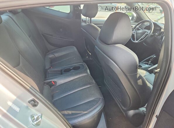 KMHTC6AE7GU275512 2016 HYUNDAI VELOSTER Silver Вид задніх сидінь
