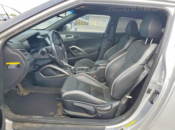 KMHTC6AEXGU263242 2016 HYUNDAI VELOSTER Silver Front interior view