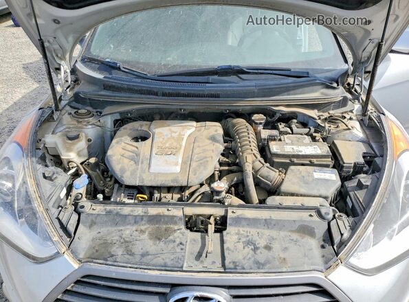 KMHTC6AEXGU263242 2016 HYUNDAI VELOSTER Silver Rear interior view