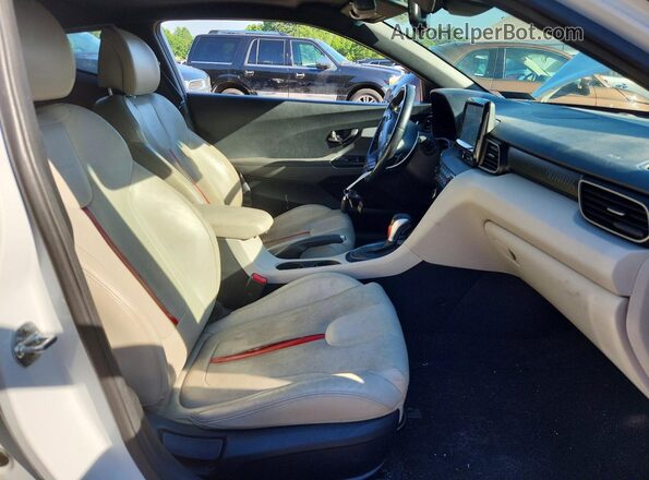KMHTH6AB0KU004193 2019 HYUNDAI VELOSTER White Вид салону спереду