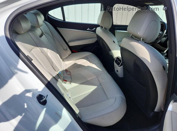 KMTG34SC3SU153893 2025 GENESIS G70 White Вид задніх сидінь