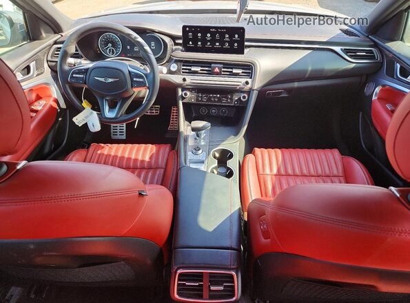 KMTG34SC5SU150168 2025 GENESIS G70 Gray Widok deski rozdzielczej