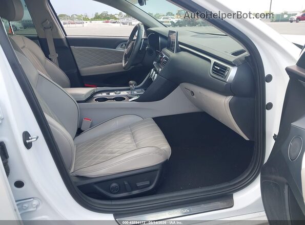 KMTG44LA5LU050793 2020 GENESIS G70 White Вид салону спереду