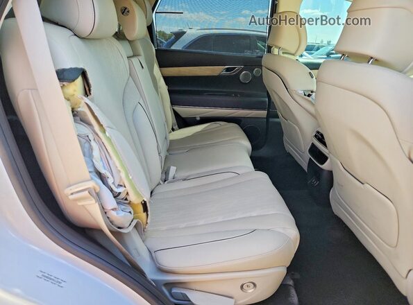 KMUHBDSBXPU115787 2023 GENESIS GV80 White Vista interior trasera