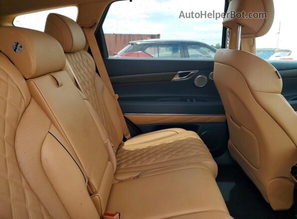 KMUHCESC2RU185346 2024 GENESIS GV80 White Rear interior view