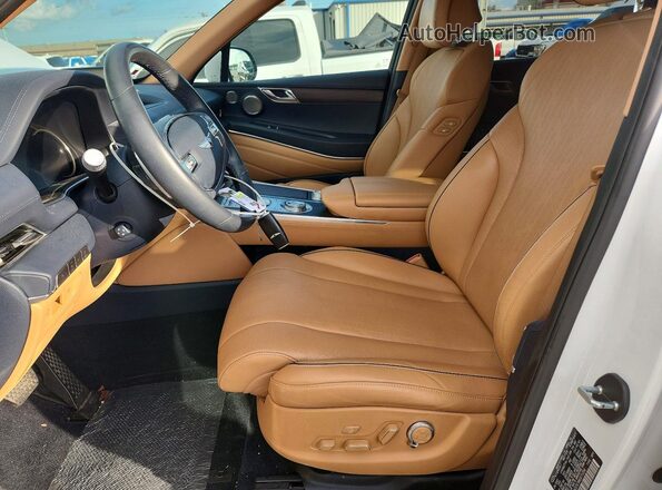 KMUHCESCXMU071054 2021 GENESIS GV80 White Front interior view