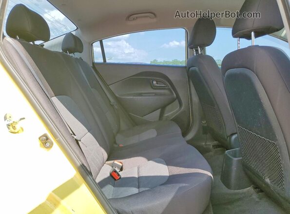 KNADM4A30G6685935 2016 KIA RIO Yellow Вид задніх сидінь