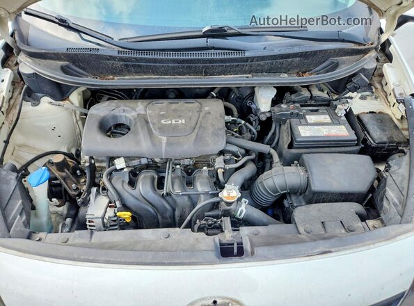 KNADM4A31G6639059 2016 KIA RIO White Widok wnętrza z tyłu