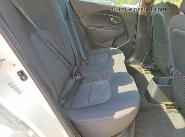 KNADM4A31H6006627 2017 KIA RIO White Вид задніх сидінь