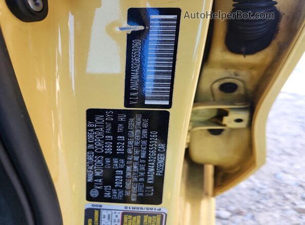 KNADM4A32G6553260 2016 KIA RIO Yellow Vista del compartimento del motor