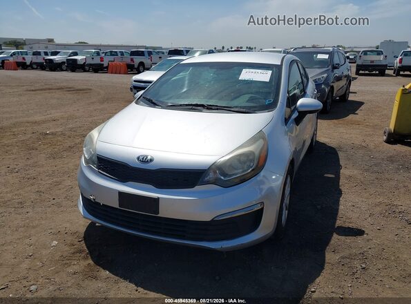 KNADM4A32H6025915 2017 KIA RIO Silver Вид спереду