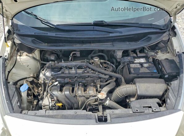 KNADM4A33G6575381 2016 KIA RIO White Widok wnętrza z tyłu
