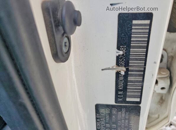 KNADM4A33G6575381 2016 KIA RIO White Widok komory silnika