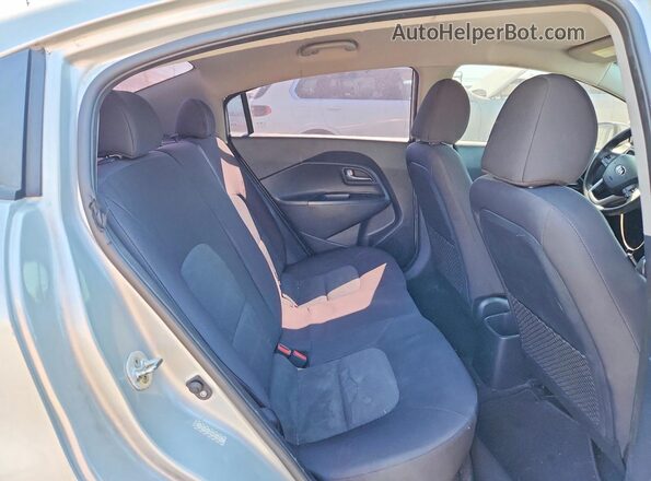 KNADM4A33G6590804 2016 KIA RIO Silver უკანა სავარძლების ხედი