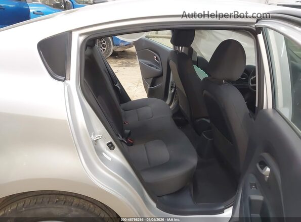 KNADM4A33H6118409 2017 KIA RIO Silver Вид наклейки з VIN-кодом