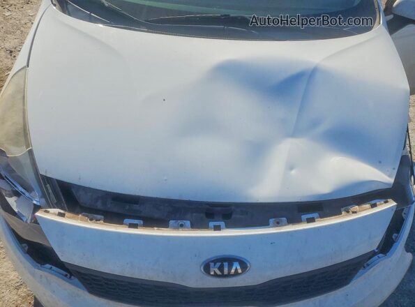 KNADM4A34G6668362 2016 KIA RIO White Rear interior view