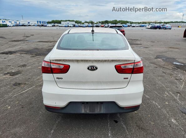 KNADM4A35G6548702 2016 KIA RIO White Вид ззаду