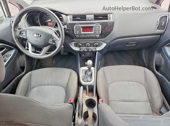KNADM4A35G6548702 2016 KIA RIO White Вид панелі приладів