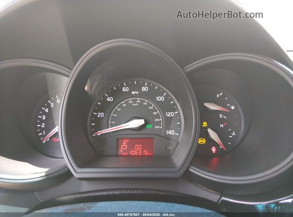 KNADM4A35H6034804 2017 KIA RIO Серебряный Вид задних сидений