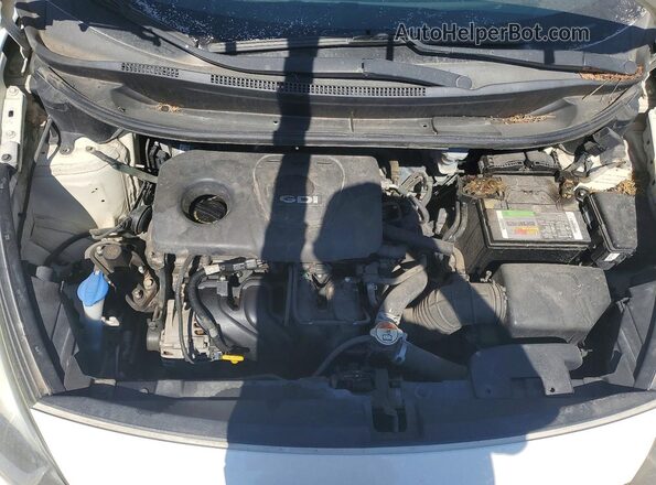 KNADM4A35H6044345 2017 KIA RIO White Rear interior view