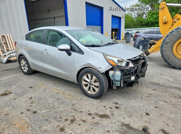 KNADM4A35H6062389 2017 KIA RIO Silver Przód prawy