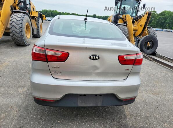 KNADM4A35H6062389 2017 KIA RIO Silver Widok z tyłu