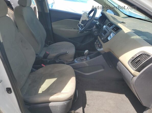 KNADM4A36G6540771 2016 KIA RIO White Вид салону спереду
