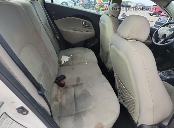 KNADM4A36G6540771 2016 KIA RIO White Вид задніх сидінь