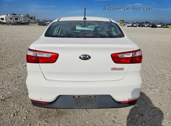 KNADM4A37G6545199 2016 KIA RIO White Widok z tyłu