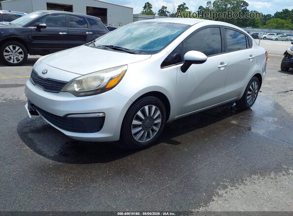 KNADM4A37H6013534 2017 KIA RIO Silver წინა მარცხენა ხედი სამი მეოთხედიდან