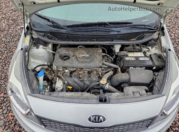 KNADM4A38H6050737 2017 KIA RIO Серебряный Вид задней части салона
