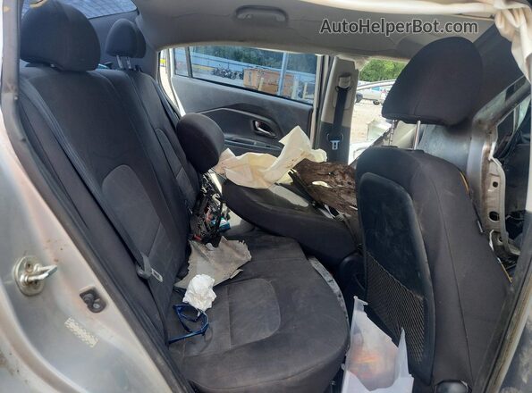 KNADM4A38H6054772 2017 KIA RIO Silver Вид задніх сидінь