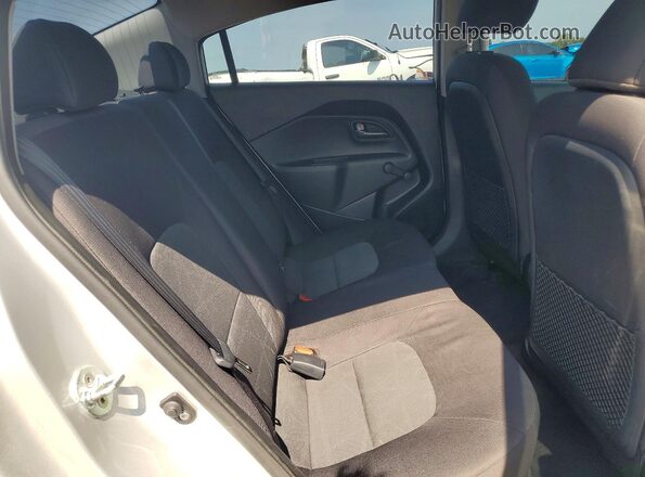 KNADM4A39G6663402 2016 KIA RIO Silver Հետևի նստատեղերի տեսք