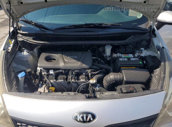 KNADM4A39G6663402 2016 KIA RIO Silver Սալոնի հետևի տեսք