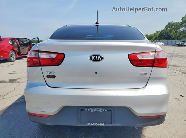 KNADM4A39G6663402 2016 KIA RIO Silver Հետևի տեսք