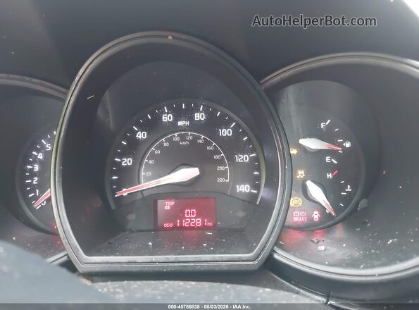 KNADM4A39H6012093 2017 KIA RIO Red Widok tylnych siedzeń