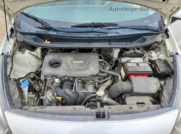 KNADM4A39H6046664 2017 KIA RIO White Вид задньої частини салону