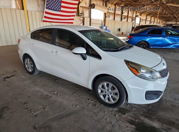 KNADM4A3XH6026620 2017 KIA RIO White Delantero derecho