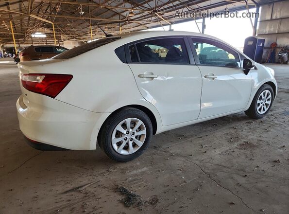 KNADM4A3XH6026620 2017 KIA RIO White Trasero derecho
