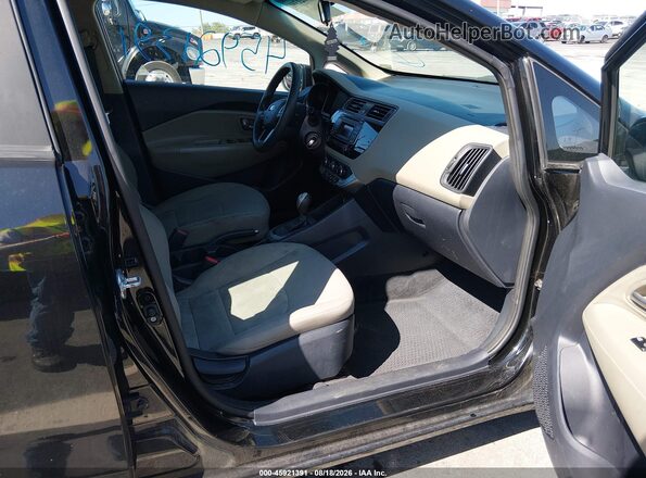 KNADM4A3XH6071072 2017 KIA RIO Black Вид салону спереду